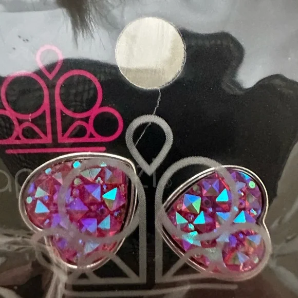 💥10/$10 Paparazzi Pink Butterfly Earrings - Picture 2 of 4